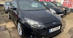 Ford Focus 2.0T EcoBoost ST-2