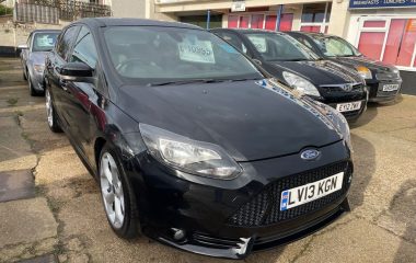 Ford Focus 2.0T EcoBoost ST-2